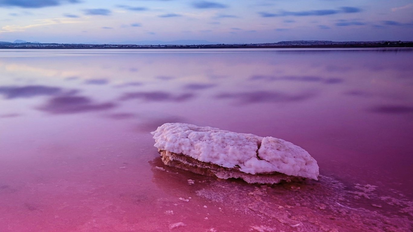Pink Lake Masazır