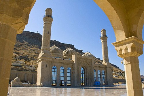 Священные места в Азербайджане: тур по храмам трёх религий